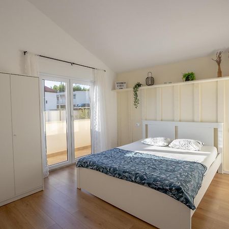 Apartman Rojo Apartment Omis Exterior photo